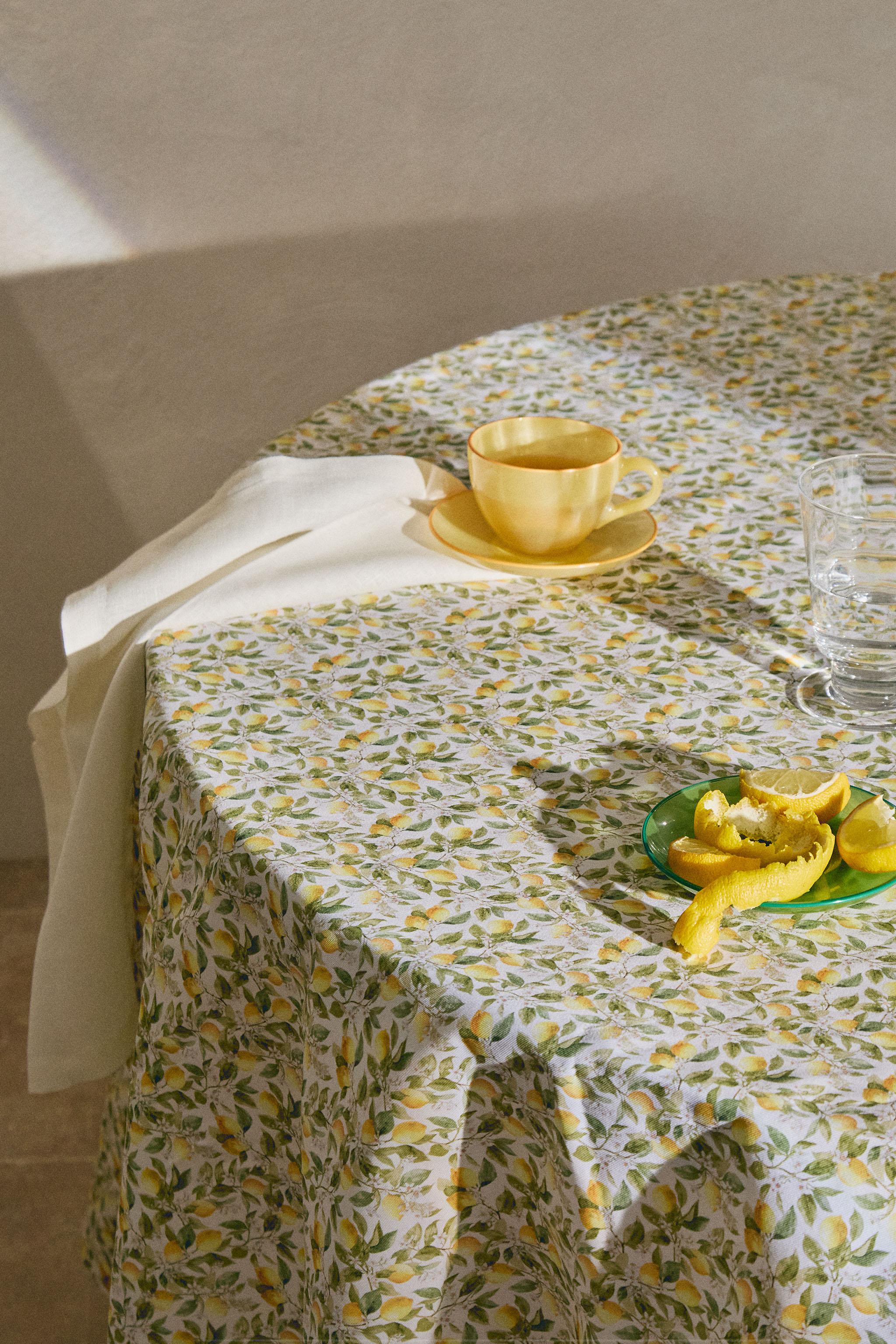 LEMON RESIN-COATED COTTON TABLECLOTH